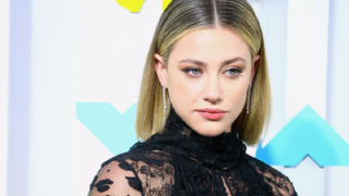 Lili Reinhart s'emporte face aux "connards" qui critiquent Riverdale pour l'arrivée de la saison 7
