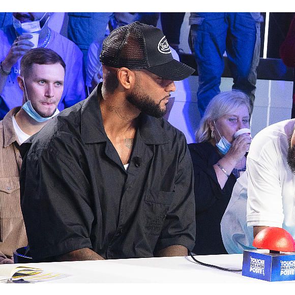Exclusif - Booba (Elie Yaffa), Cyril Hanouna - TPMP (Touche Pas à Mon Poste) présenté par Cyril Hanouna, diffusée en direct le 20 Septembre 2021 sur C8 avec Booba venu annoncer son prochain concert au Stade de France - Paris le 20 Septembre 2021 © Jack Tribeca / Bestimage  (No Web - pour suisse et Belgique) 