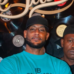 Exclusif - Booba lors de la soirée « Come Chill with Booba » au bar Le Tube à Dubaï le 21 octobre 2021. © Nicolas Briquet / Bestimage  Exclusive - No web en Suisse / Belgique Celebs at the "Come chill with Booba" party at Le Tube bar in Dubai 