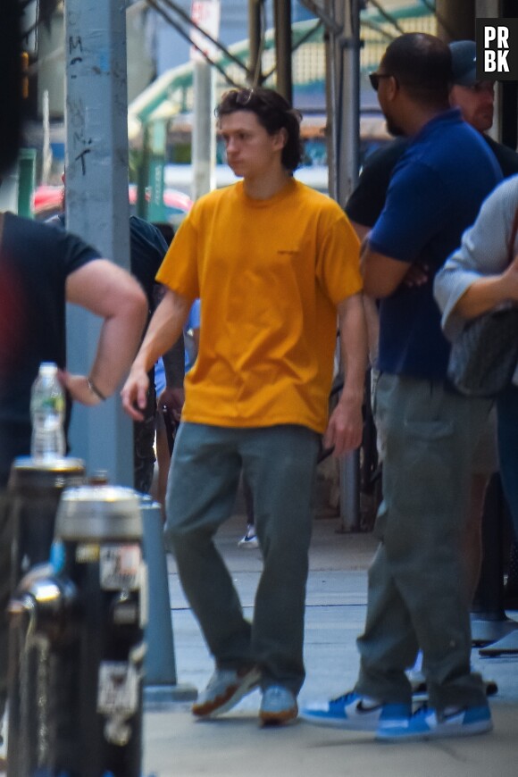 Exclusif - Tom Holland est allé déjeuner avec sa compagne Zendaya et son frère Harry à New York le 20 juillet 2022.  New York City, NY - EXCLUSIVE - Zendaya and Tom Holland are spotted after lunch with his brother Harry in Manhattan, New York. Pictured: Tom Holland 
