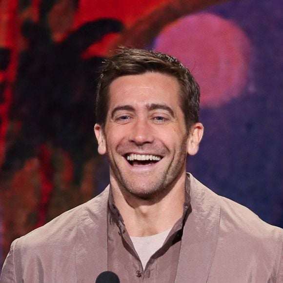 JAKE GYLLENHAAL à la cérémonie des "2023 Writers Guild Awards" à Los Angeles, le 5 mars 2023. © Moloshok Photography/imageSPACE via Zuma Press/Bestimage 