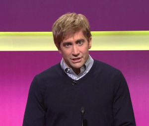 Jake Gyllenhaal participe aux sketches de l'émission Saturday Night Live (SNL)  BGUK_2354211 - Los Angeles, CA - Jake Gyllenhaal gets peed on, stabbed by Chucky and picks up El Chapo while trucking in a series of sketches as he hosts Saturday Night Live. The hunky actor, who was hosting SNL for the first time in 15 years after first appearing on the show back in 2007, appeared in several sketches after kicking off his opening monologue by singing Celine Dion. In one skit he played a flower alongside Sarah Sherman, Cecily Strong and Chris Redd, who gets peed on by a dog who wanders into the garden. His flower also gets pollenated by Bowen Yang's bee. In another sketch he plays a HR manager who has to oversee a meeting between three women - Melissa Villasenor, Chloe Fineman, and Ego Nwodim &x2013; who have gossiped about a co-worker Janet and compare her to the Chucky doll. Janet actually turns out to be Chucky &x2013; and ends up stabbing Jake in the leg after he reprimands her. Jake then donned a hilarious handlebar moustache to play a singing trucker &x2013; who belts out tunes about peeing in cups on a long drive, ghost truckers and also picking up El Chapo (Villasenor) on a long drive. In a pre-recorded sketch Jake and SNL cast member Mikey Day spoofed HGTV's Property Brothers &x2013; only they are Gage and Rick, Dream Home Cousins. They are designing a dream house for a couple &x2013; but everything gets changed to accommodate the husband's mother, played by Kate McKinnon, and her 27 year-old cat and all it's medical equipment. Other sketches included Jake playing a very sick actor taking on the role of Doc Holliday, a game show contestant who has to explain why he likes sexy Instagram posts, a member of a quartet singing group who have reunited after several years and are celebrating mediocrity in their song and one half of a couple who go for counselling but their counsellor ends up in a fight with her girlfriend and Jake has to read out a series of texts including one that starts: &x201c;Girrrrrrrrrrrrrrrrrrrrrrrrrl!&x201d; 