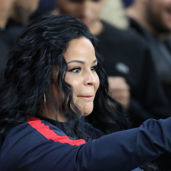 Sarah Fraisou (Les vacances des Anges 3) dans les tribunes du parc des princes lors du match de football de ligue 1 opposant le Paris Saint-Germain (PSG) à l'Olympique Lyonnais (OL) à Paris, France, le 7 octobre 2018. Le PSG a gagné 5-0.  Celebs in the stands attending the French First League soccer match, Paris Saint-Germain (PSG) vs Olympique Lyonnais (OL) at the Parc des Princes stadium in Paris, France, on October 7, 2018. PSG won 5-0. 