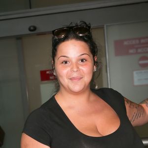 Exclusif - Sarah Fraisou arrive à l'aéroport de Nice lors du 70ème Festival International du Film de Cannes le 25 mai 2017 