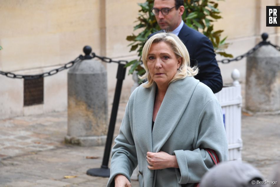 Marine Le Pen shooting en string, featuring avec Wejdène... un