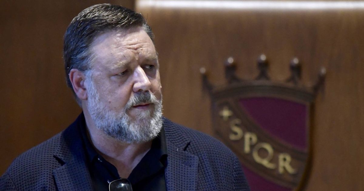 Russell Crowe est nommé Ambassadeur de Rome lors d'une cérémonie à l