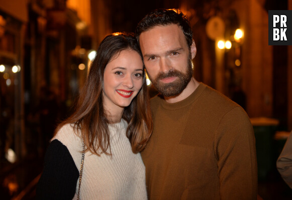 Alban Lenoir et sa compagne Anne Serra lors de la soirée de lancement de "Coca-Cola Signature Mixers", une nouvelle gamme de boissons conçue pour la préparation des cocktails. Paris, le 7 novembre 2019. © Ramsamy Veeren/Bestimage Le Jeudi 7 novembre, Coca-Cola ouvrait les portes de son bar éphémère Le Signature, au cœur du quartier Paris-Montorgueil, dans le cadre du lancement de sa nouvelle gamme dédiée à la mixologie : Coca-Cola Signature Mixers. À cette occasion, médias et célébrités ont découvert pour la toute première fois ce lieu intime et confidentiel sur le son de Elephant Tone et Alfio et au rythme d’un show burlesque magnifiquement orchestré au 21 rue Saint Sauveur à Paris Du 7 novembre au 28 décembre inclus, Le Signature continuera à accueillir médias, influenceurs mais surtout consommateurs, autour de créations inédites de cocktails, imaginées par les barmen les plus talentueux de Paris : MIDO YAHI dit le métronome (3RD GLOBAL WORLDCLASS WINNER 2014), CLÉMENT FAURE dit la flèche (CHAMPION TEQUILA PATRON), BENJAMIN COUSSEAU dit le botaniste (WORLDCLASS FRANCE WINNER 2017), JENNIFER LE NÉCHET dite la story teller (GLOBAL WORLDCLASS WINNER 2016 ) « Pour la première fois depuis 133 ans, Coca-Cola a collaboré avec cinq mixologues de renommée mondiale pour signer une gamme complète de mixers d’exception. Destinés aux bartenders, les 4 références de Coca-Cola Signature Mixers ont vocation à sublimer les spiritueux bruns en révélant des notes fumées, épicées, herbales ou boisées. Ce lancement vient enrichir notre portefeuille en nous positionnant sur une nouvelle catégorie de boissons pour The Coca-Cola Company ». explique Vincent Bouin, Directeur Marketing Coca-Cola France. Le Signature donnera rendez-vous à ses visiteurs de 19h à 2h, autour de master-class et programmations exclusives, qui évolueront toutes les deux semaines au rythme des 4 différentes notes de la gamme Coca-Cola Signature Mixers : Smoky Notes, Spicy Notes, Herbal Notes et Woody Notes.  Celebrities at the launch party of "Coca-Cola Signature Mixers", a new range of drinks designed for the preparation of cocktails. Paris, November 7, 2019. 