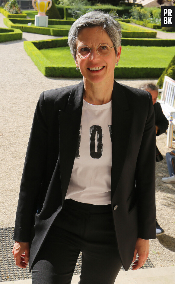 Sandrine Rousseau, députée EELV, dans les jardins de l'assemblée nationale à Paris, le 2 mai 2023. 