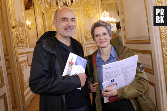 Gilles Muzas et Sandrine Rousseau lors de la remise du prix du livre politique lors de la 32ème journée du livre politique à l'Assemblée Nationale à Paris le 25 mars 2023. © Cédric Perrin / Bestimage