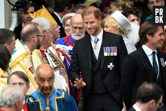 Le prince Harry à la sortie de la cérémonie de couronnement du roi d'Angleterre à l'abbaye de Westminster de Londres, Royaume Uni, le 6 mai 2023.