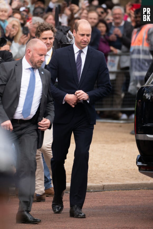 Le prince William, prince de Galles - La famille royale d'Angleterre à la rencontre de sympathisants devant le palais de Buckingham, à la veille du couronnement du roi à Londres, le 5 mai 2023.