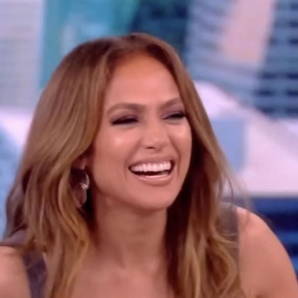 Jennifer Lopez révèle qu'elle quitterait Ben Affleck si il la trompait dans l'émission "The View", en précisant "c'est un père formidable". New York, le 5 mai 2023. 