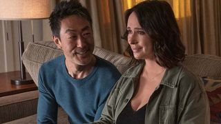Jennifer Love Hewitt (Maddie) et Kenneth Choi (Chimney) en froid sur le tournage de 9-1-1 ? On a la réponse