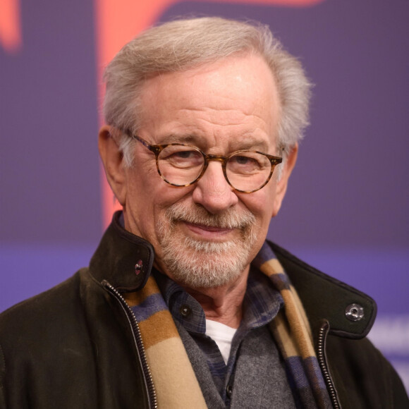 Steven Spielberg lors de la onférence de presse du film "The Fabelmans" lors de la 73ème édition du festival international du film de Berlin (La Berlinale 2023), à Berlin, Royaume Uni, le 21 février 2023. Un Ours d'honneur lui sera remis pour l'ensemble de sa carrière. 