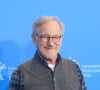 Steven Spielberg au photocall du film "The Fabelmans" lors de la 73ème édition du festival international du film de Berlin (La Berlinale 2023), à Berlin, Royaume Uni, le 21 février 2023. Un Ours d'honneur lui sera remis pour l'ensemble de sa carrière. 