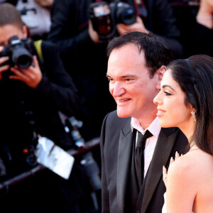 Même si certains de ses dieux - comme Martin Scorsese - ont volontiers contribué à ce "système", Quentin Tarantino n'a jamais été hyper fan de Netflix. Et globalement, des plateformes de stream. Mais pourquoi ? Le cinéaste est revenu sur le sujet...
Quentin Tarantino et sa femme Daniella Pick - Montée des marches du film « Elémentaire » pour la cérémonie de clôture du 76ème Festival International du Film de Cannes, au Palais des Festivals à Cannes. Le 27 mai 2023 © Jacovides-Moreau / Bestimage  