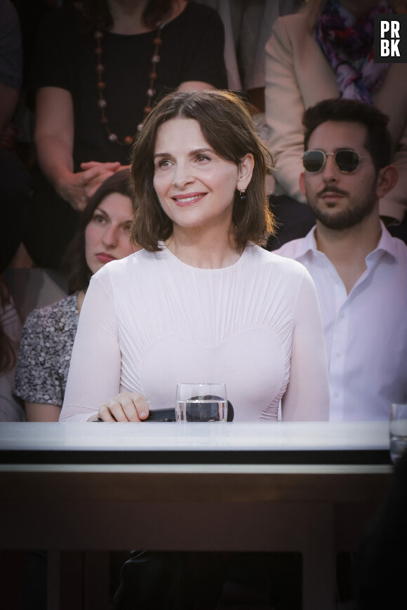 Exclusif - Juliette Binoche - Emission "C à vous" lors du 76ème Festival International du Film de Cannes le 25 mai 2023. © Jack Tribeca / Bestimage 