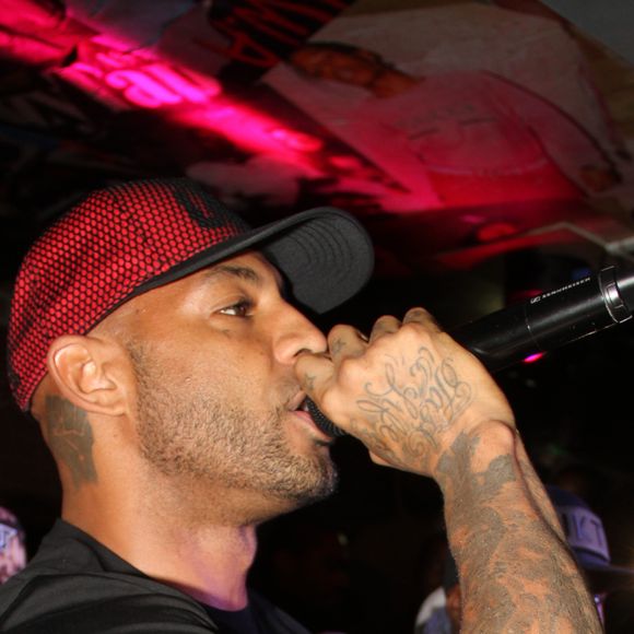 Exclusif - Le rappeur Booba en concert pour la promotion de son D.U.C Whisky au Hobo club à Paris, France, le 22 octobre 2017. © Phiilippe Baldini/Bestimage