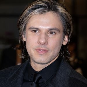 Mais il a connu un souci technique.
Orelsan - Montée des marches du film " Omar la fraise (The King of Algiers) " lors du 76ème Festival International du Film de Cannes, au Palais des Festivals à Cannes. Le 19 mai 2023 © Jacovides-Moreau / Bestimage