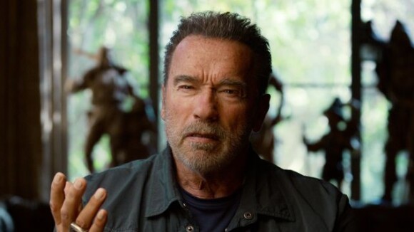 "Gifles", "coups de ceinture"... Arnold Schwarzenegger dénonce les violences de la part de son père, nazi