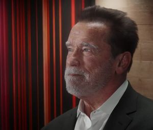 Arnold Schwarzenegger et Chris Hemsworth en promotion pour les productions Netflix "Fubar" et "Extractions 2". 