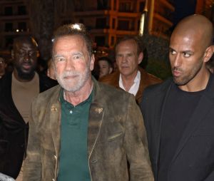Arnold Schwarzenegger arrive à l'hôtel "Martinez" lors du 76ème Festival International du Film de Cannes, le 17 mai 2023. 