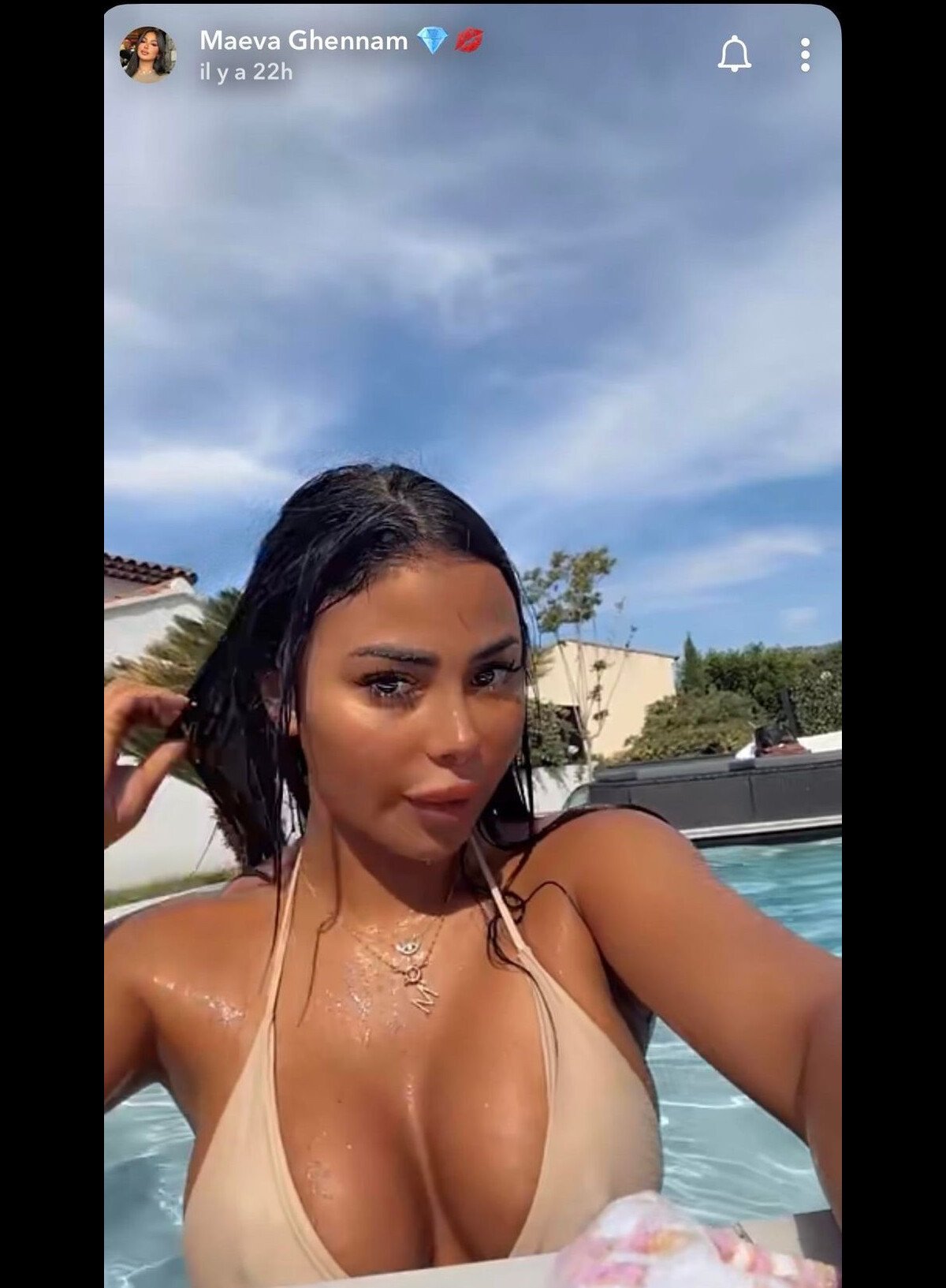 Photo : Maeva Ghennam dans sa piscine en bikini - PureBreak