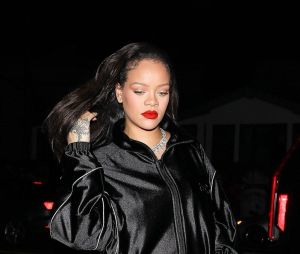 Exclusif - Rihanna enceinte arrive au restaurant italien Giorgio Baldi à Santa Monica, Los Angeles, Californie, Etats-Unis, le 3 juin 2023.