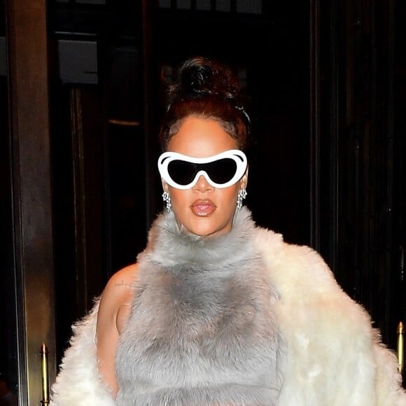 Rihanna, enceinte, et son compagnon ASAP Rocky se rendent à la soirée LVMH à New York le 5 mai 2023.