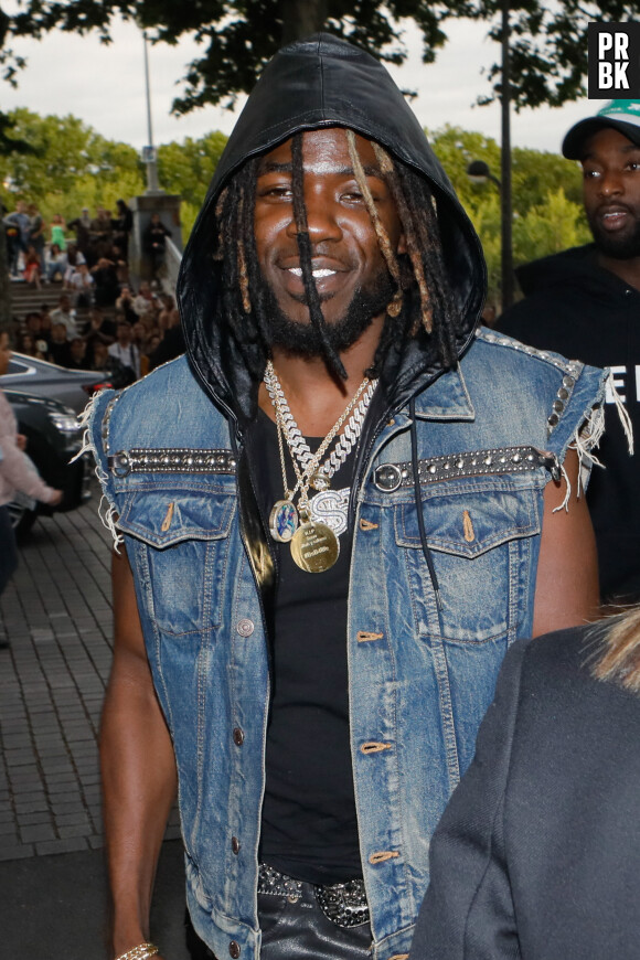On y retrouvera de nombreux rappeurs français et internationaux de haut niveau.
Le rappeur Gazo - Arrivées au défilé Celine homme printemps/été 2023 au Palais de Tokyo à Paris le 26 juin 2022. © Veeren - Christophe Clovis/Bestimage