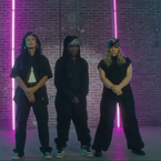 Kaaris, Niska, Sofiane... On a décrypté toutes les références au rap français qui se cachent dans le clip du film Yo Mama