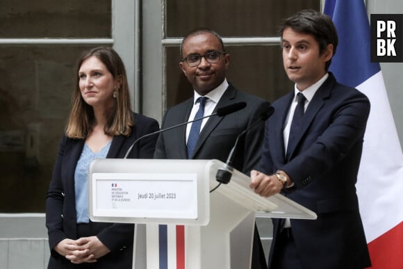 Passation de pouvoir entre le ministre sortant de l'éducation, Pap Ndiaye et Gabriel Attal, nouveau ministre de l'éducation suite au remaniement du gouvernement français. Paris, France. Le 20 juillet 2023. © Stéphane Lemouton / Bestimage