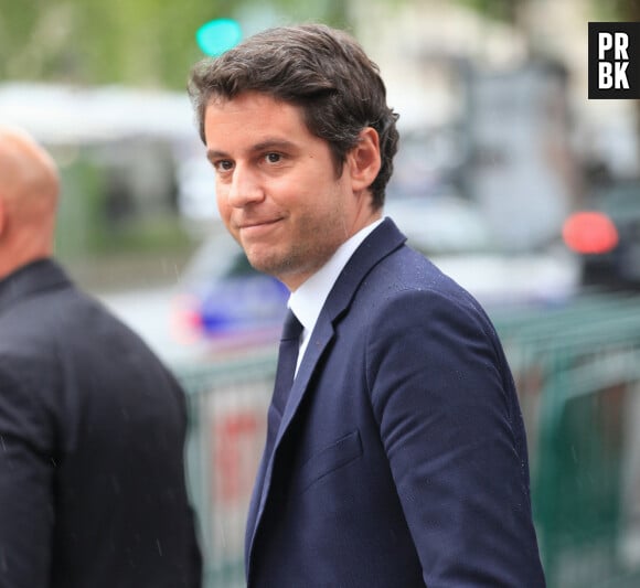 Exclusif - Gabriel Attal, ministre de l'action et des comptes publics, quitte les studios de la radio RTL à Paris le 9 mai 2023. © Jonathan Rebboah / Panoramic / Bestimage