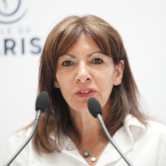 La maire de Paris, Anne Hidalgo présente le Code de la rue à la mairie de Paris, France, le 28 juin 2023. © Jonathan Rebboah/Panoramic/Bestimage