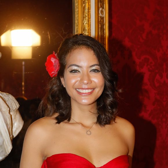 Vaimalama Chaves (Miss France 2019) chante au cours du défilé de mode Haute-Couture printemps-été 2020 "La Métamorphose" à Paris. Le 21 janvier 2020 © Veeren Ramsamy-Christophe Clovis / Bestimage