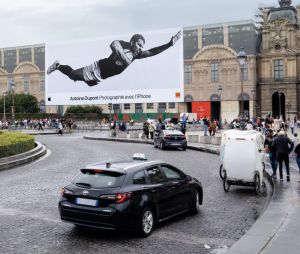 La photo d'Antoine Dupont pour Apple et la campagne "Photographié avec l'iPhone" dans Paris
