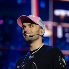 Squeezie offre des voyages de rêve à ses abonnés... et lance un débat sur l'écologie sans le vouloir, et c'est bien plus complexe qu'il n'y paraît