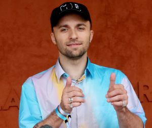 Dans sa dernière vidéo, il offre des vacances à l'étranger à plusieurs de ses fans.
Squeezie au village lors des Internationaux de France de tennis de Roland Garros 2023, à Paris, France, le 11 juin 2023. © Jacovides-Moreau/Bestimage