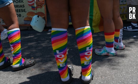En Malaisie, c'est dangereux d'être gay... et de porter une montre
Atmosphère lors de la Marche des Fiertés (Gay Pride) à New York City, New York, Etats-Unis, le 26 juin 2022. © Lev Radin/Pacific/Bestimage