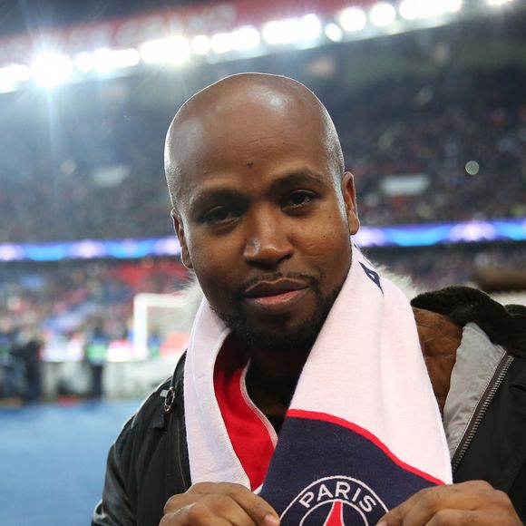 Le vêtement traditionnel va être interdit dans les écoles.
Le rappeur Rohff - People lors du huitième de finale retour de Ligue des Champion, du Paris Saint-Germain contre le Real Madrid au Parc des Princes à Paris le 6 mars 2018. Le Real à remporté le match sur le score de 2 buts à 1. © Cyril Moreau/Bestimage