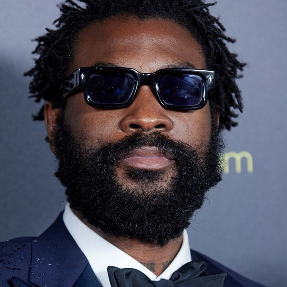 Il vient de mettre sa carrière en pause.
Damso - Photocall de la 66ème cérémonie du Ballon d'Or au Théâtre du Chatelet à Paris le 17 octobre 2022. © Cyril Moreau/Bestimage
