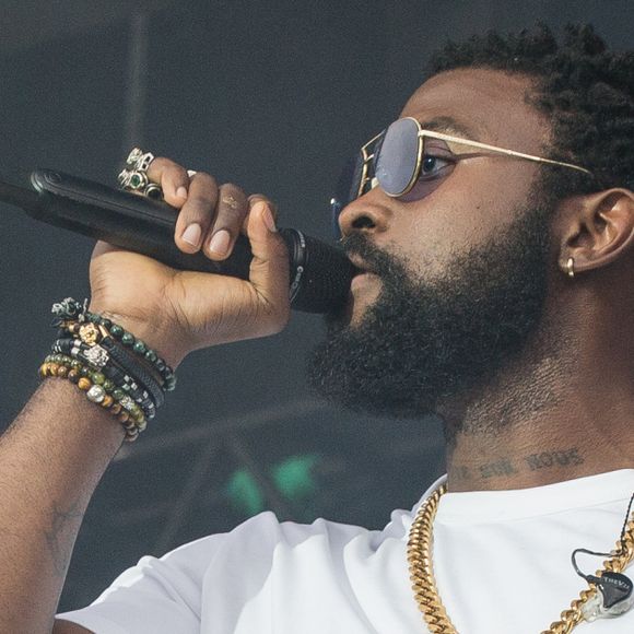 "Je le monte en l'air", a-t-il notamment déclaré.
Damso en concert au Main Square Festival à Arras en France, le 4 juillet 2019.