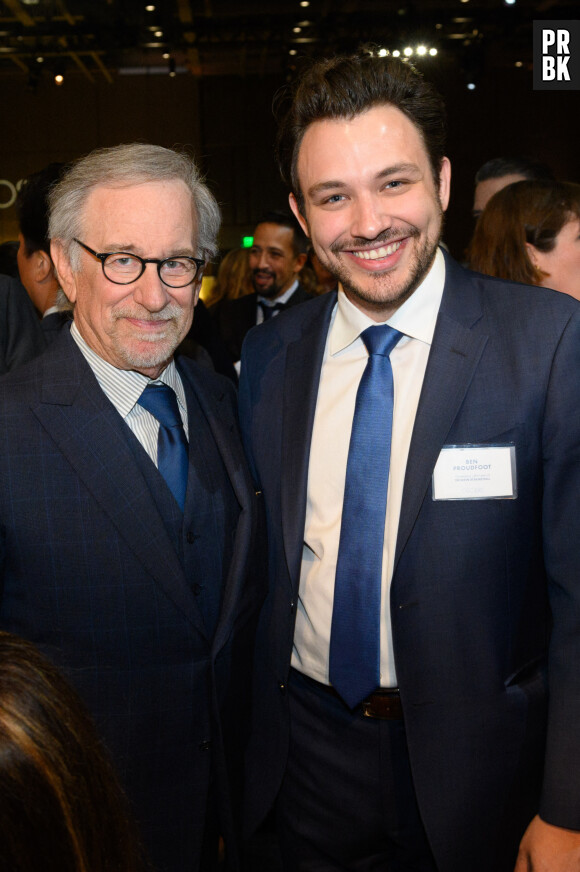 Steven Spielberg et Ben Proudfoot au dîner des nominés de la 94ème édition des Oscar à Los Angeles, le 7 mars 2022. © AMPAS/ZUMA Press Wire Service/Zuma Press/Bestimage