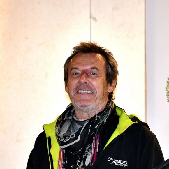 Jean Luc Reichmann, le parrain de la 14ème édition de l'Africa Eco Race, donne le départ du Rallye le 15 octobre 2022, sur le Quai Antoine 1er face au Star's N Bar à Monaco. © Bruno Bebert/Bestimage