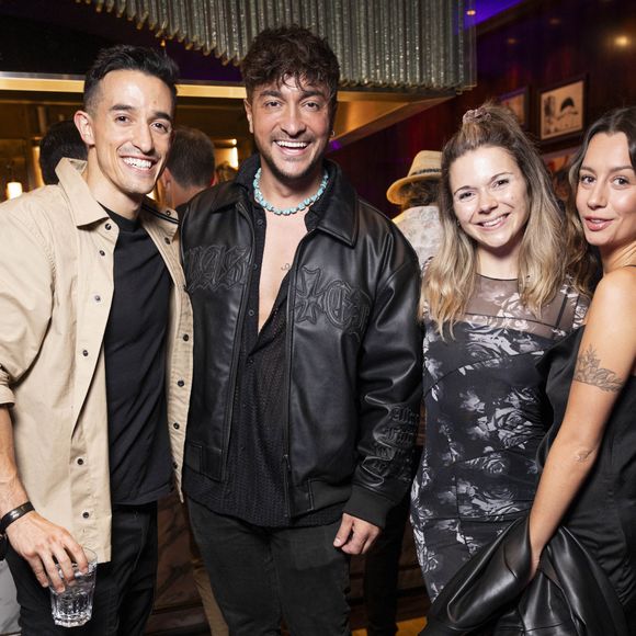 Exclusif - Thibaud Delapart, dit Tibo InShape, Darko, Juju Fitcats, de son vrai nom Justine Becattini, et la compagne de Darko lors de l'inauguration du Restaurant & Bar 19.20 by Norbert Tarayre à l'hôtel Prince de Galles à Paris le 10 octobre 2023. Pierre Perusseau / Coadic Guirec / Bestimage


