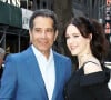 Tony Shalhoub et Rachel Brosnahan s'apprêtent à faire la promotion de "Marvelous Mrs Maisel" dans l'émission "Today Show" à New York, le 13 avril 2023.