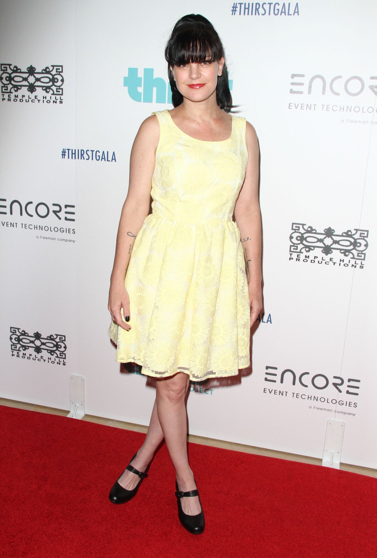 The Bikini Photo That Broke The Internet: Pauley Perrette - pljhnsf