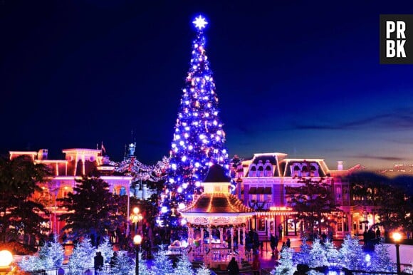 L'immense sapin de Noël vous attend à Disneyland Paris