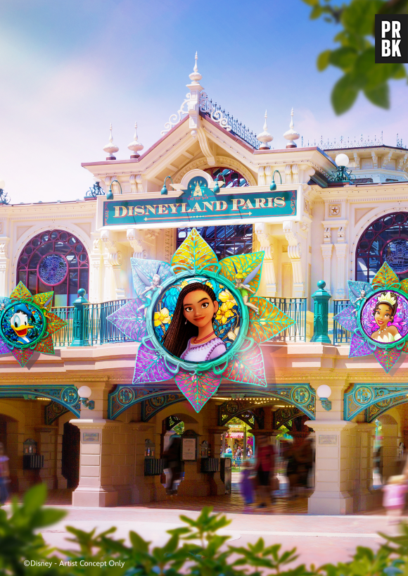 Disneyland Paris va également confier sa déco à Clochette et Cristalline pour passer de l'hiver au printemps dans le parc tout au long de Main Street.