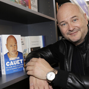 Sébastien Cauet au salon du livre de Paris le 16 mars 2019. © Cédric Perrin/Bestimage